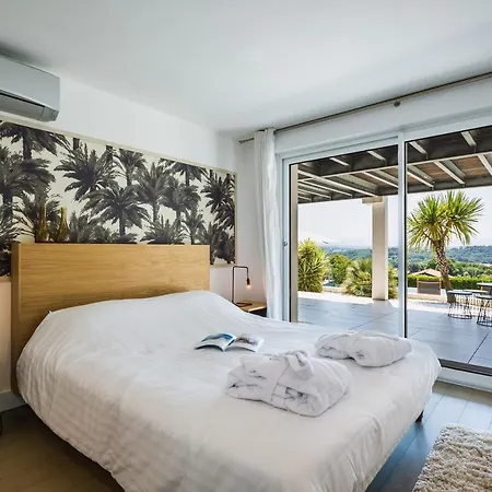 Sleeps 8 Pool Air Con Wifi *