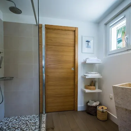 Sleeps 8 Pool Air Con Wifi *