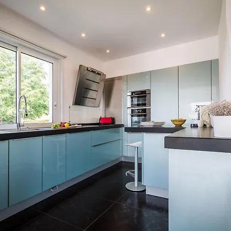 Sleeps 8 Pool Air Con Wifi * Bidart