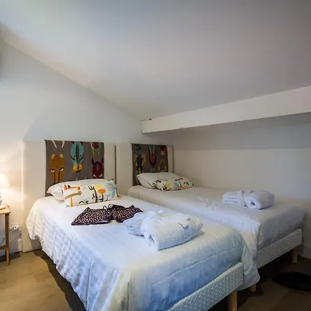 Sleeps 8 Pool Air Con Wifi Villa