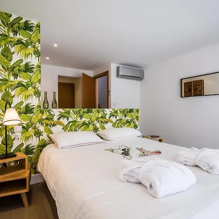Villa Sleeps 8 Pool Air Con Wifi *