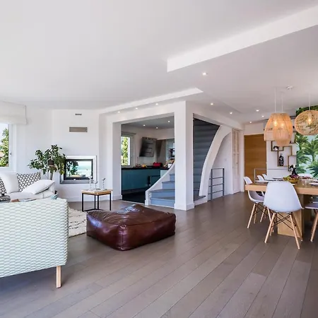 Villa Sleeps 8 Pool Air Con Wifi Bidart